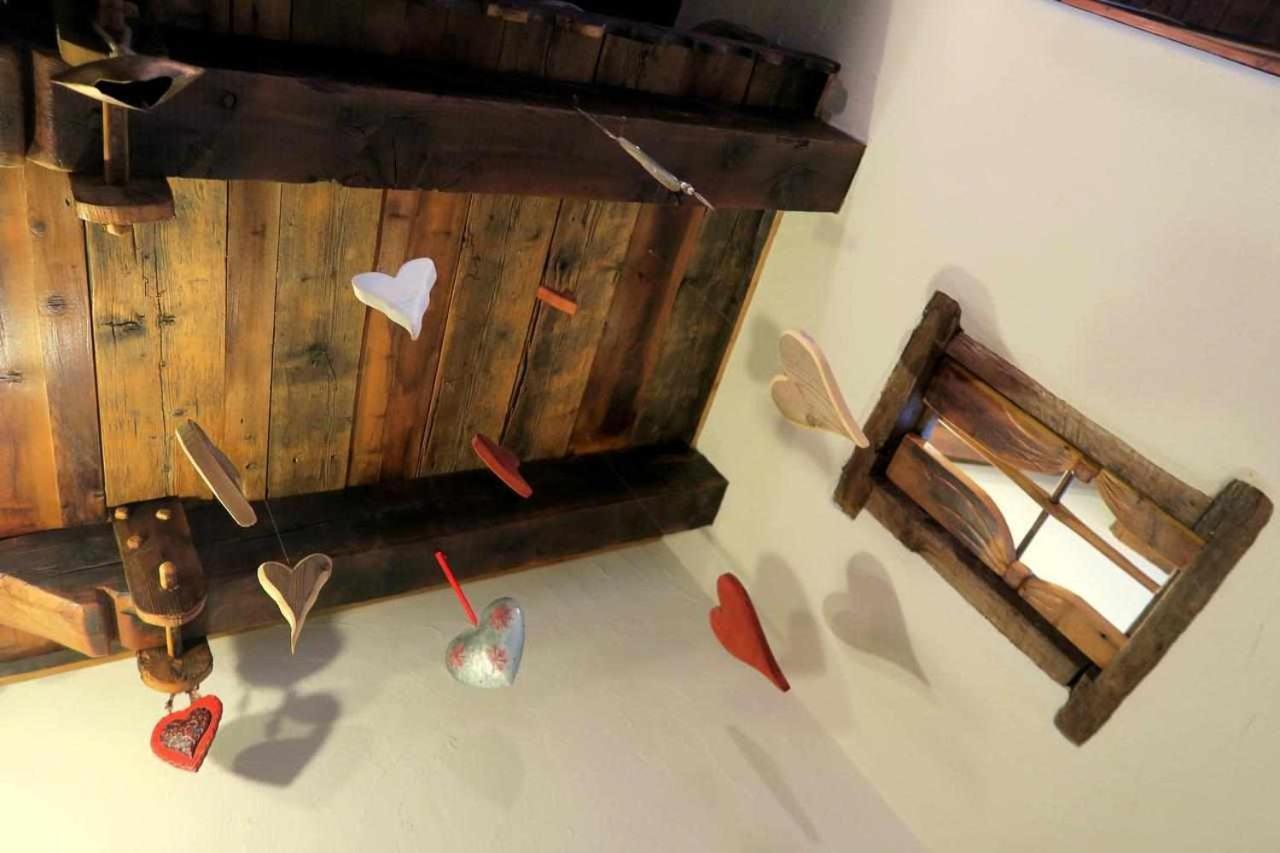 Romantica Suite Con Vasca Idromassaggio Аоста Екстер'єр фото