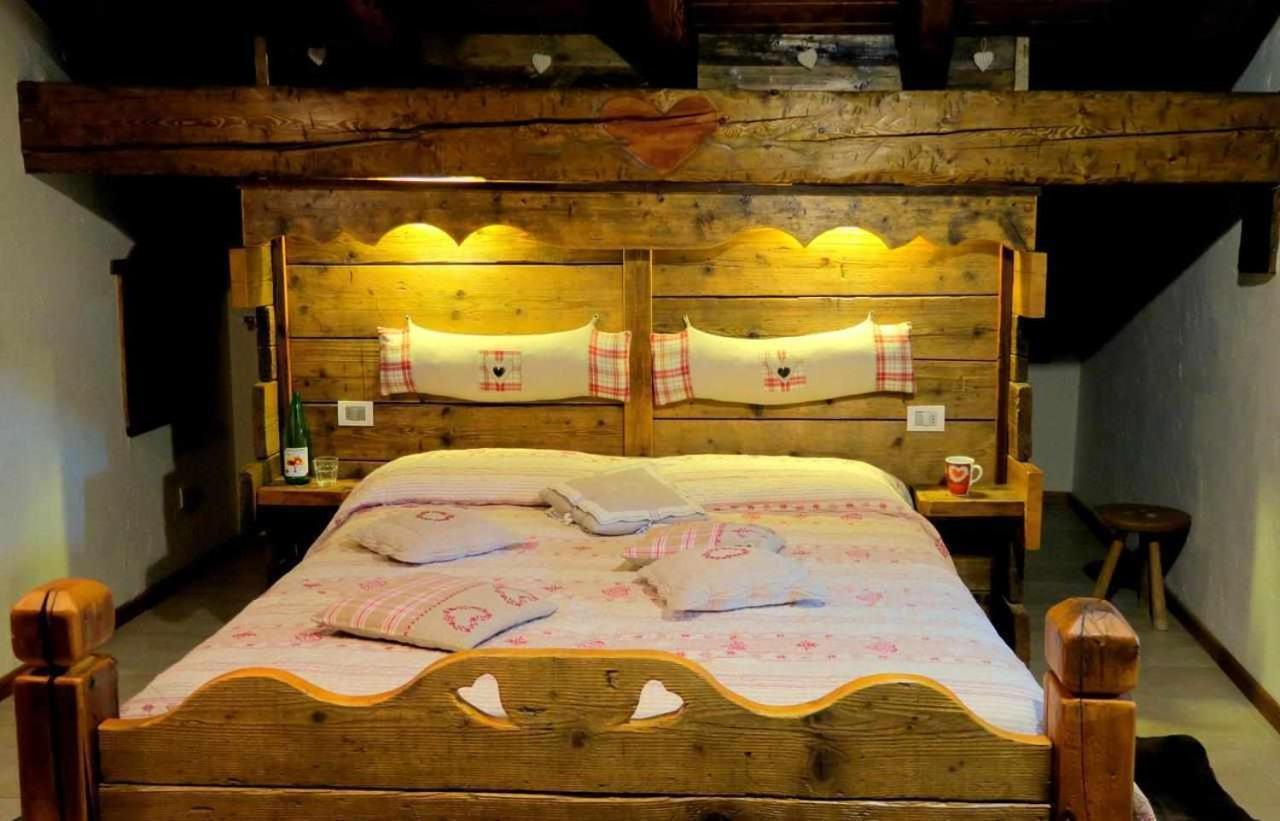 Romantica Suite Con Vasca Idromassaggio Аоста Екстер'єр фото