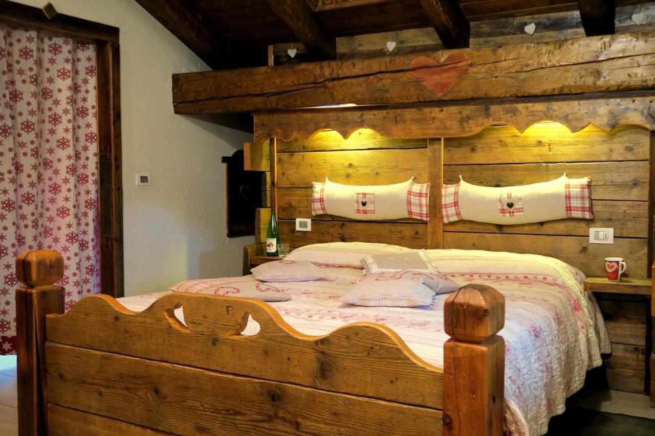 Romantica Suite Con Vasca Idromassaggio Аоста Екстер'єр фото