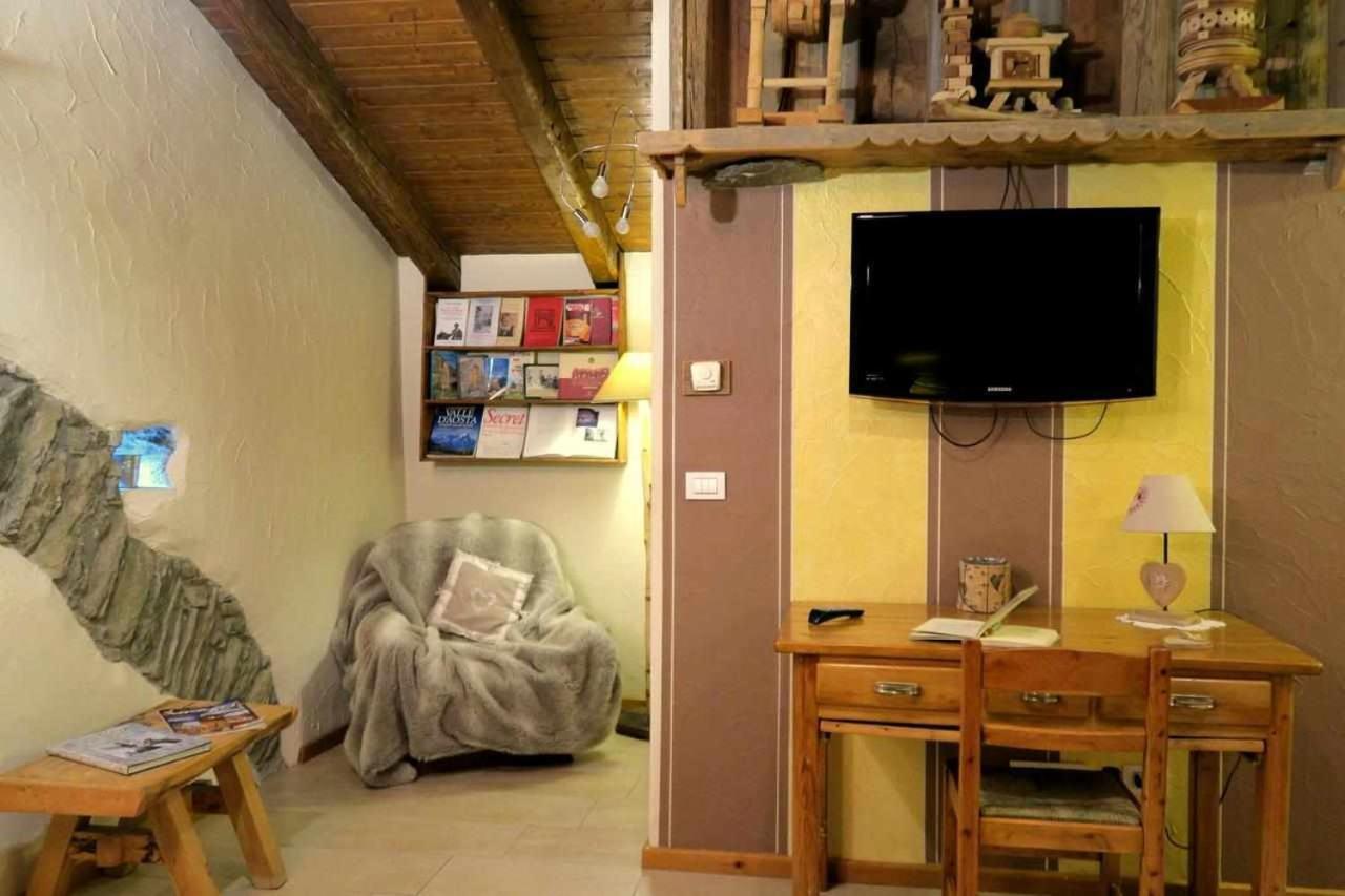 Romantica Suite Con Vasca Idromassaggio Аоста Екстер'єр фото