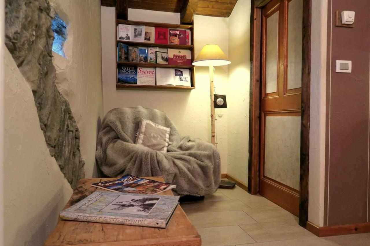 Romantica Suite Con Vasca Idromassaggio Аоста Екстер'єр фото