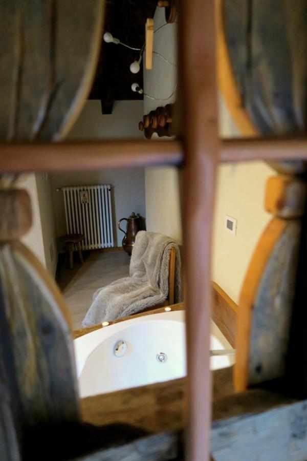 Romantica Suite Con Vasca Idromassaggio Аоста Екстер'єр фото