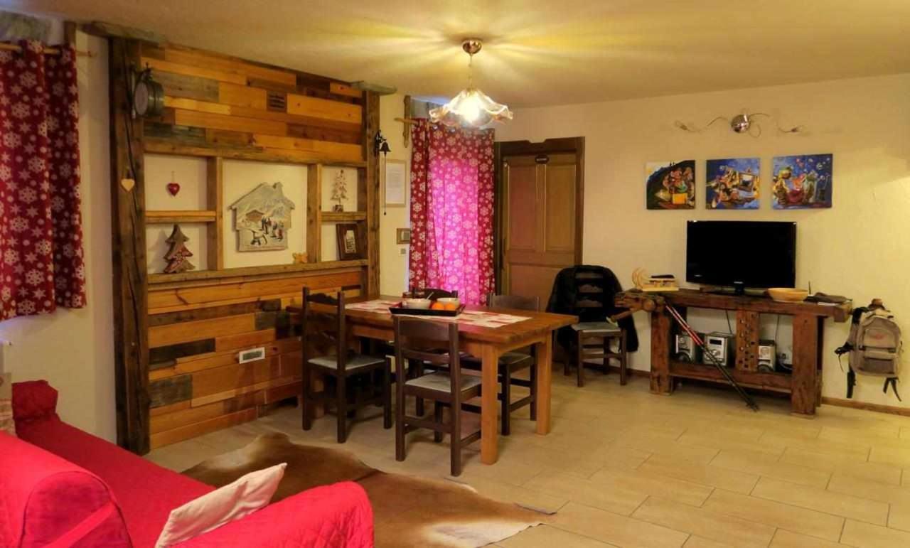 Romantica Suite Con Vasca Idromassaggio Аоста Екстер'єр фото