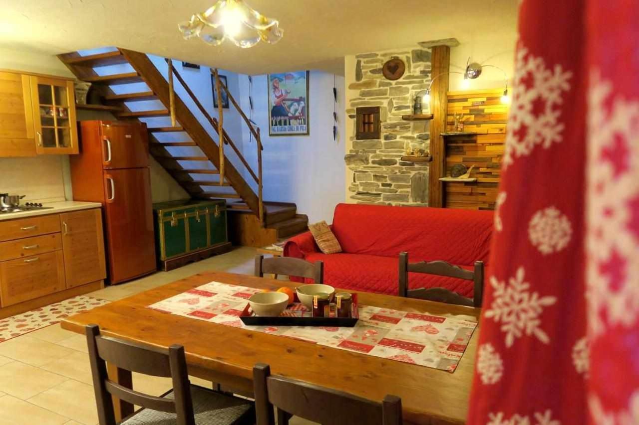 Romantica Suite Con Vasca Idromassaggio Аоста Екстер'єр фото