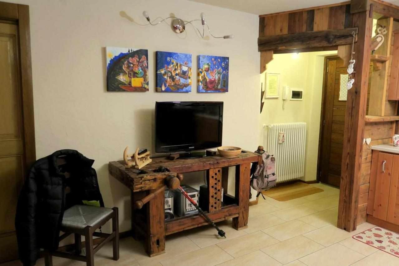 Romantica Suite Con Vasca Idromassaggio Аоста Екстер'єр фото